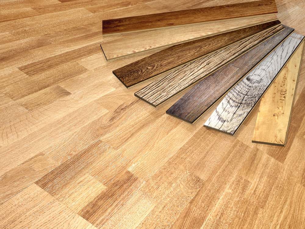 Diversos tipos de piso imitando madeira
